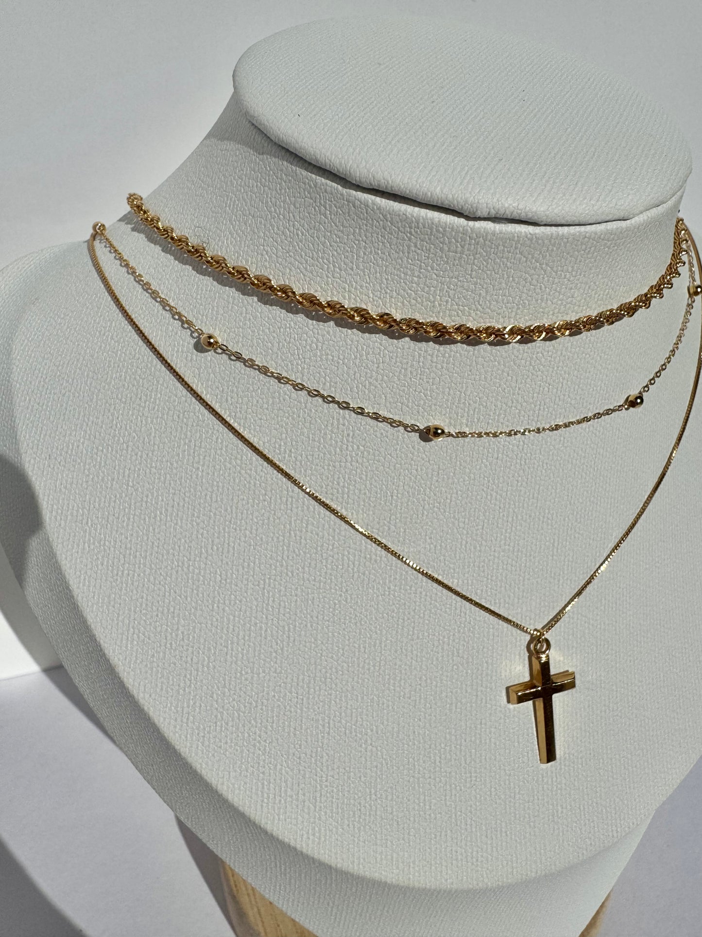 CROSS NECKLACE 18K