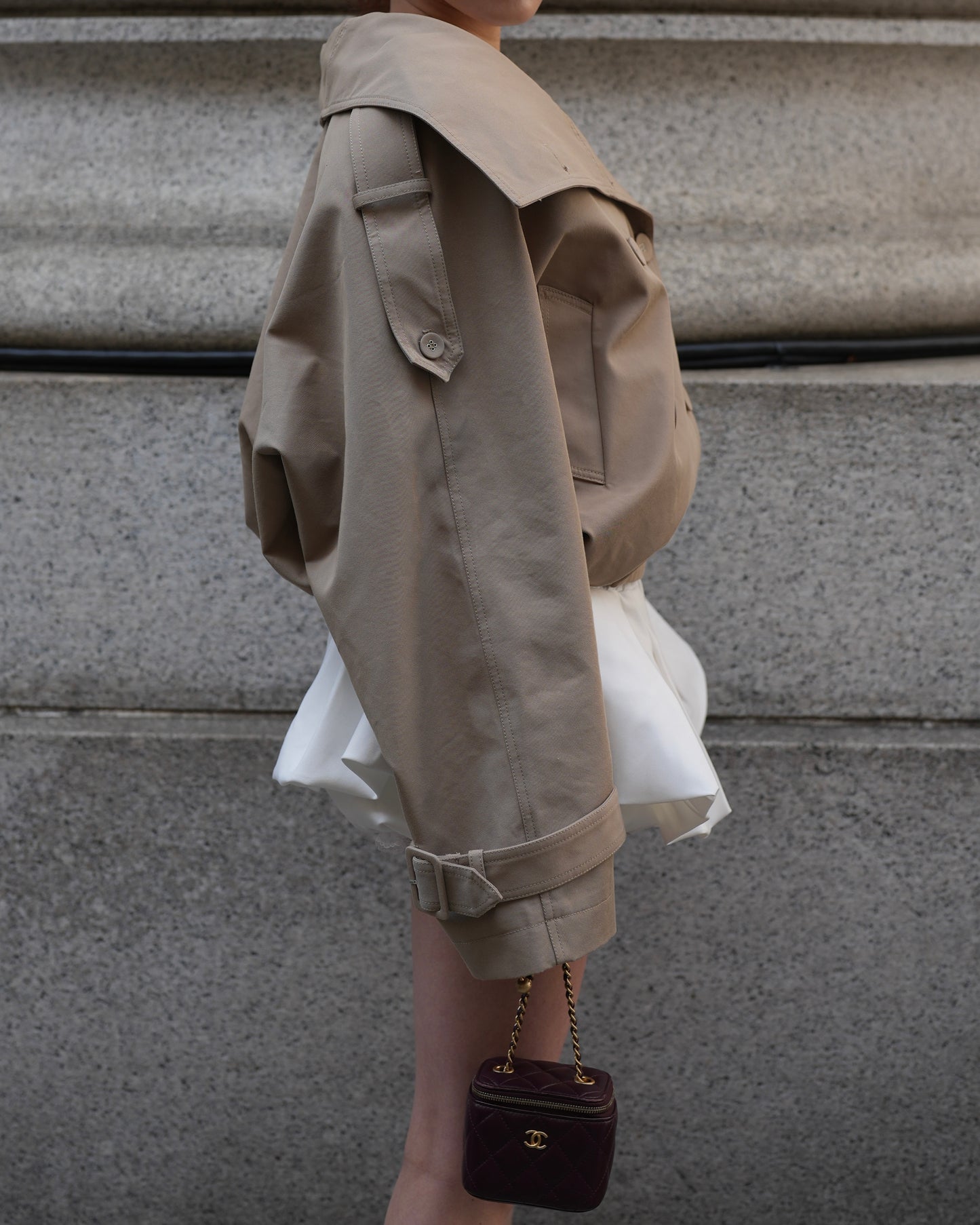 VOLUME SHORT TRENCH COAT