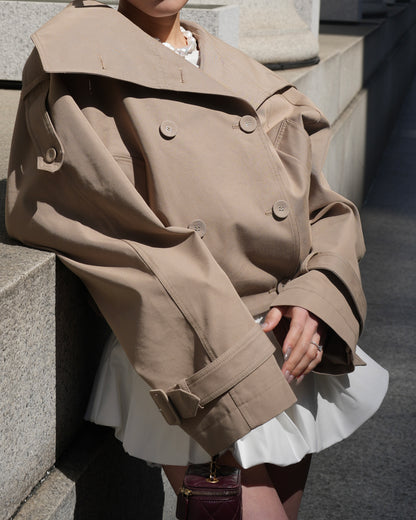 VOLUME SHORT TRENCH COAT