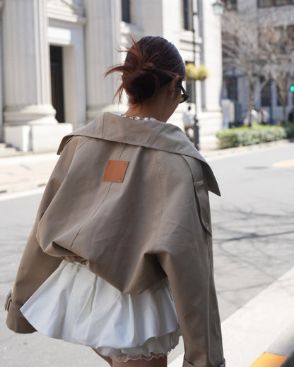 VOLUME SHORT TRENCH COAT