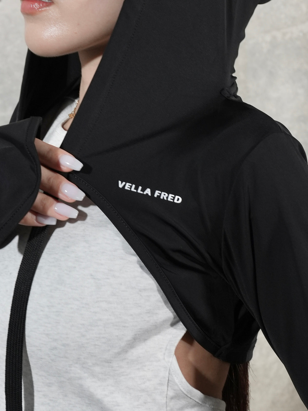 99% SUNBLOCK SHORT HOODIE IN BLACK – VELLA FRED