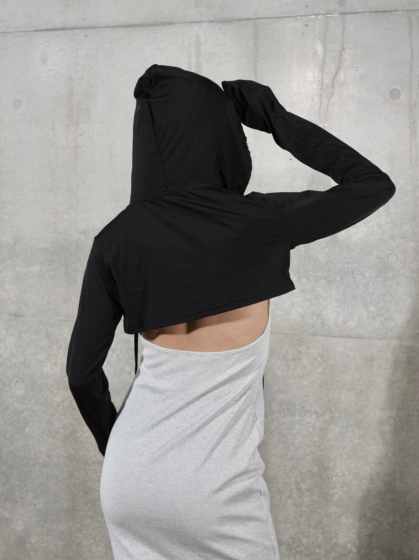 99% SUNBLOCK SHORT HOODIE IN BLACK