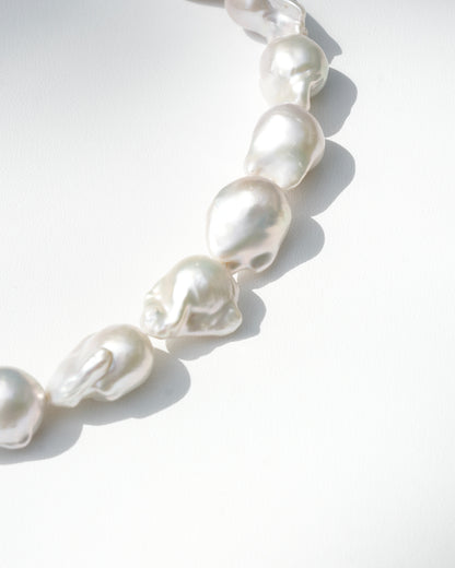 BAROQUE PEARL NECKLACE