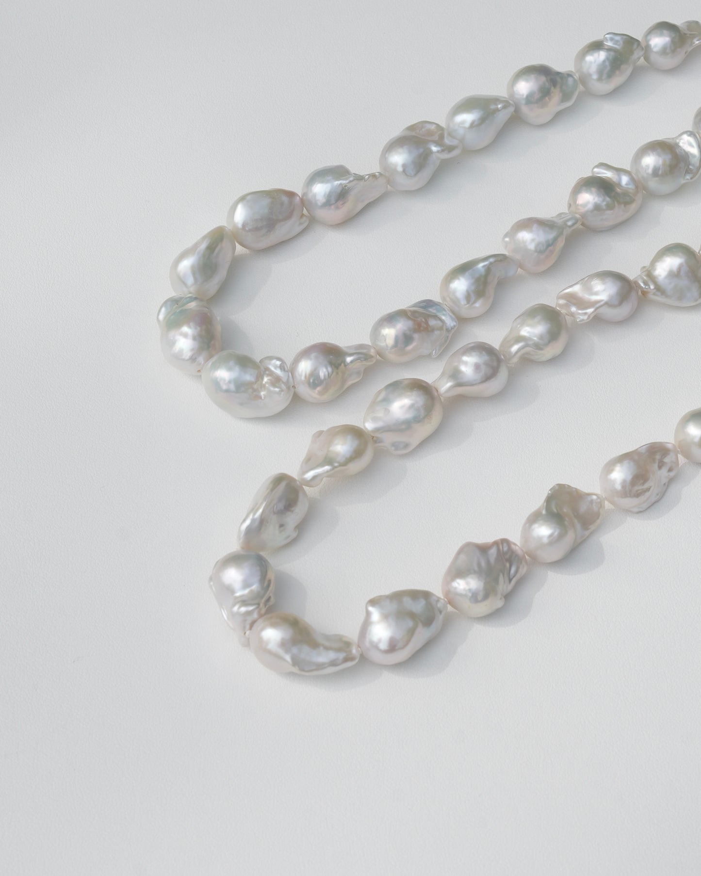BAROQUE PEARL NECKLACE