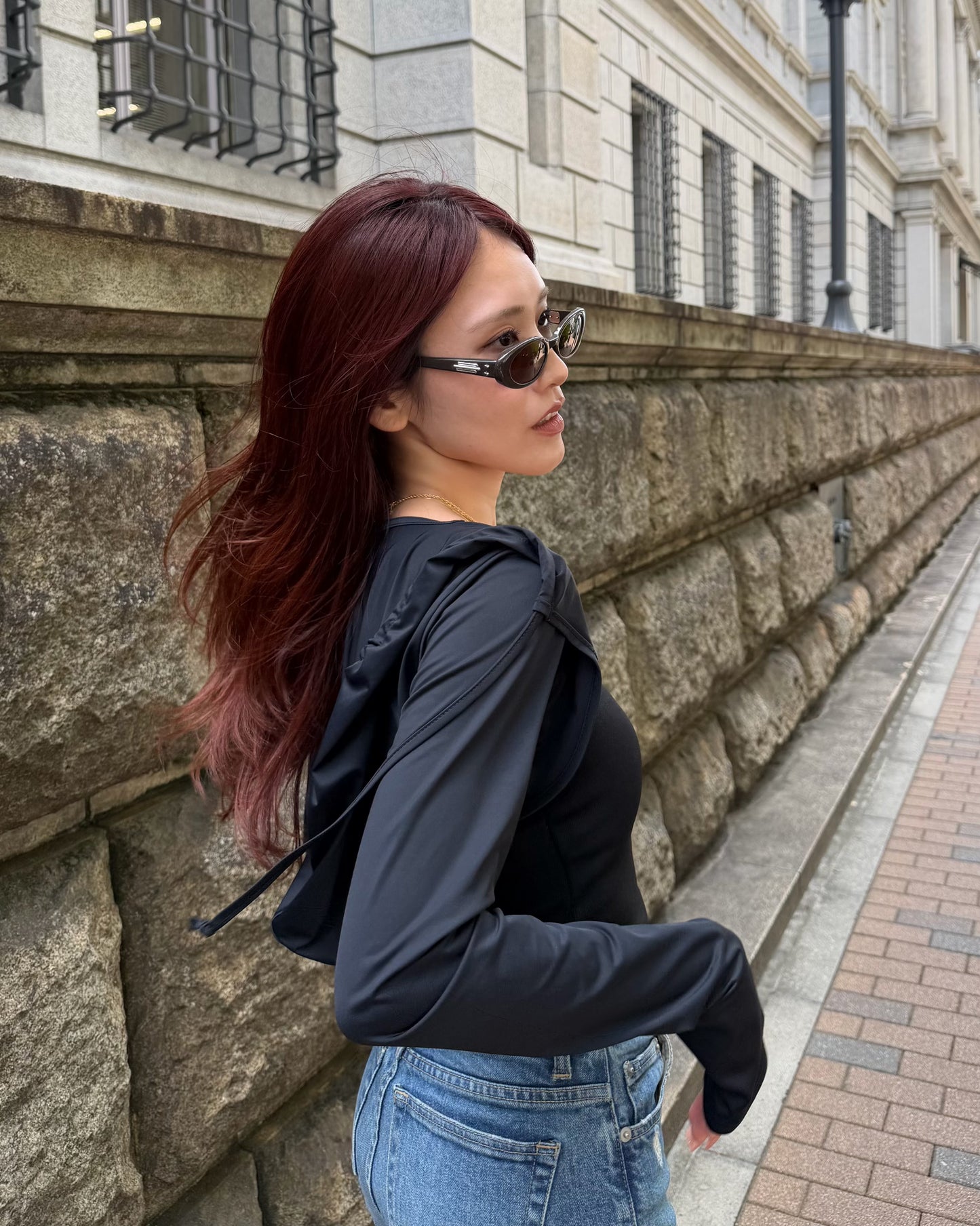 99% SUNBLOCK SHORT HOODIE IN BLACK
