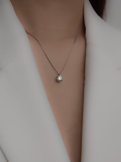 ROUND DIAMOND NECKLACE Pt950