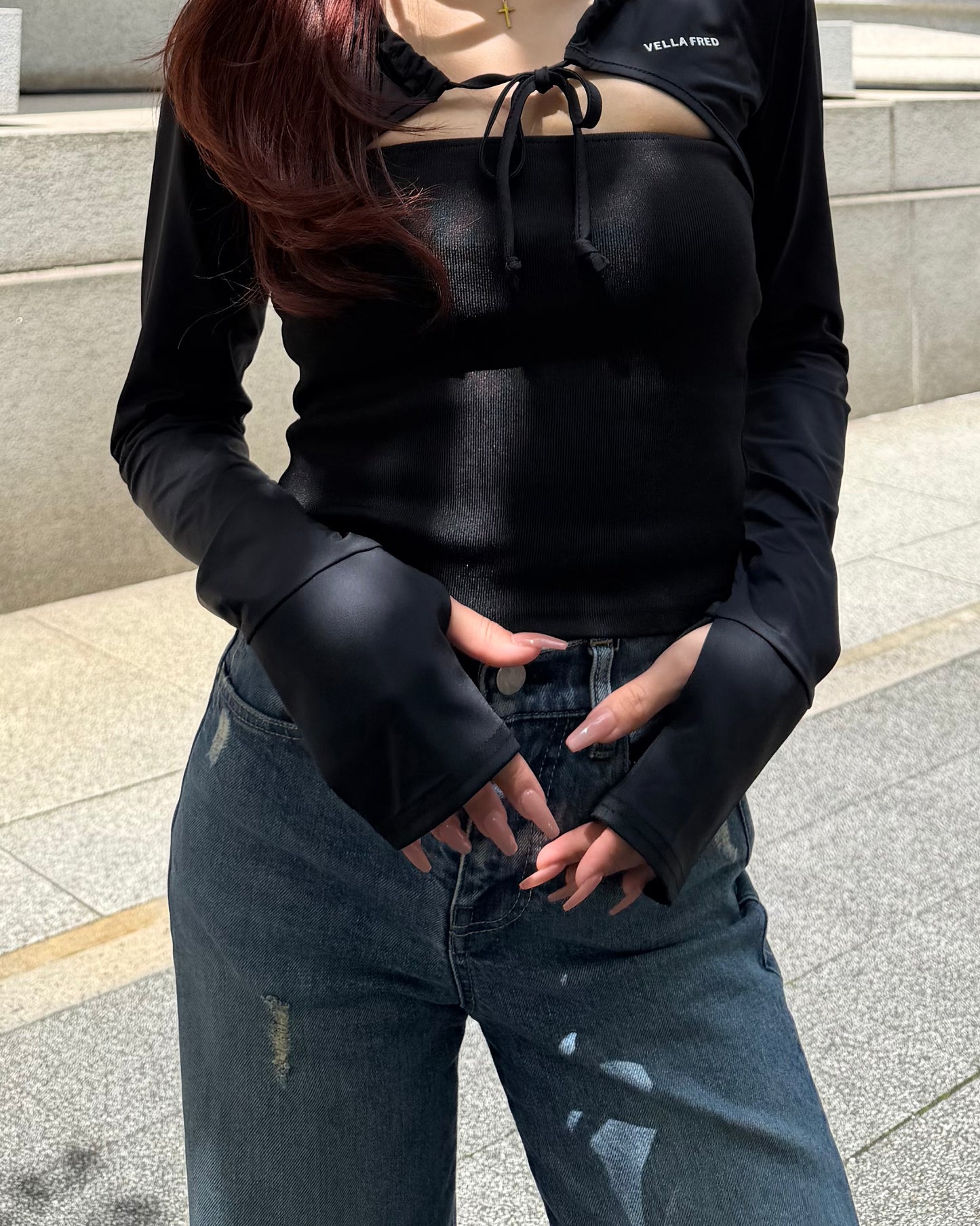 99% SUNBLOCK SHORT HOODIE IN BLACK